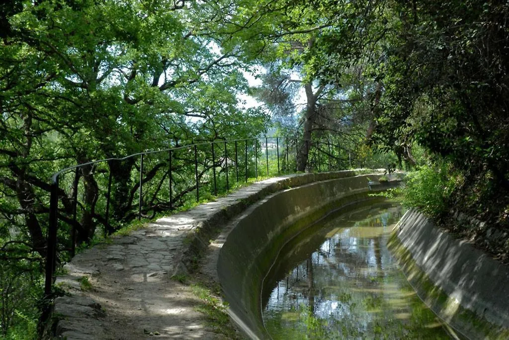 Chambres D'Hotes Il Monticello Γκρας